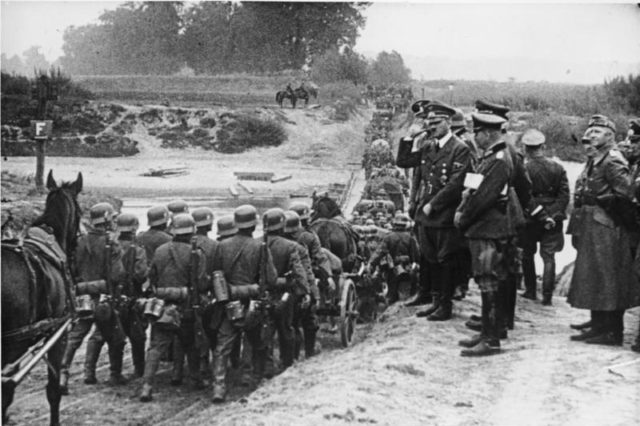 hitler-german-troops-poland