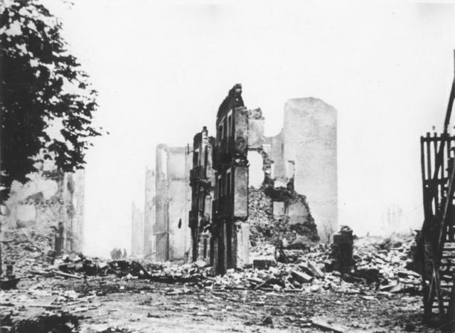 Guernica-in-ruins-1937
